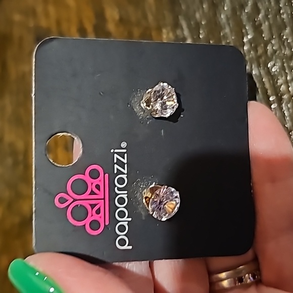 Paparazzi necklace, 2 pairs of earrings & 2 bracelets - Picture 3 of 11